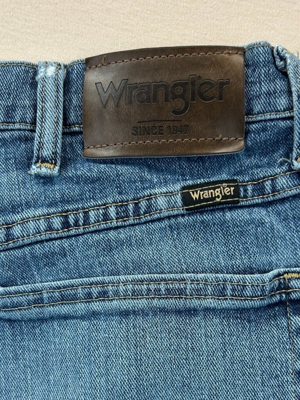 Wrangler Regular Fit Jeans Mens Size 34x32 Blue Denim Mid Rise Straight Stratch